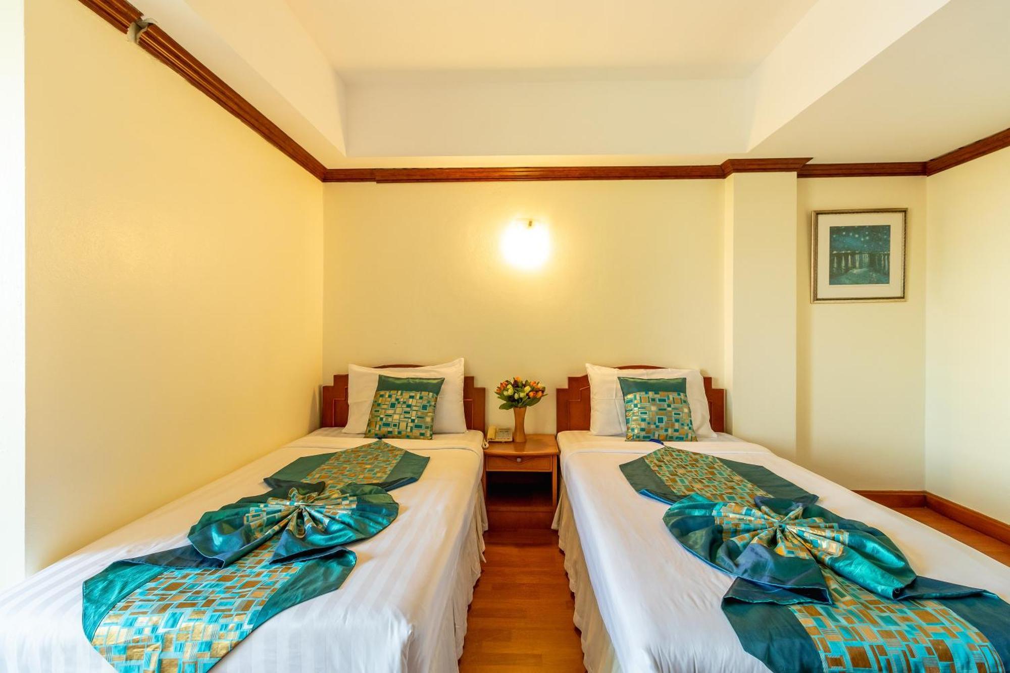 Chomsin Hua Hin ชมสินธุ์ หัวหิน Hotel Luaran gambar